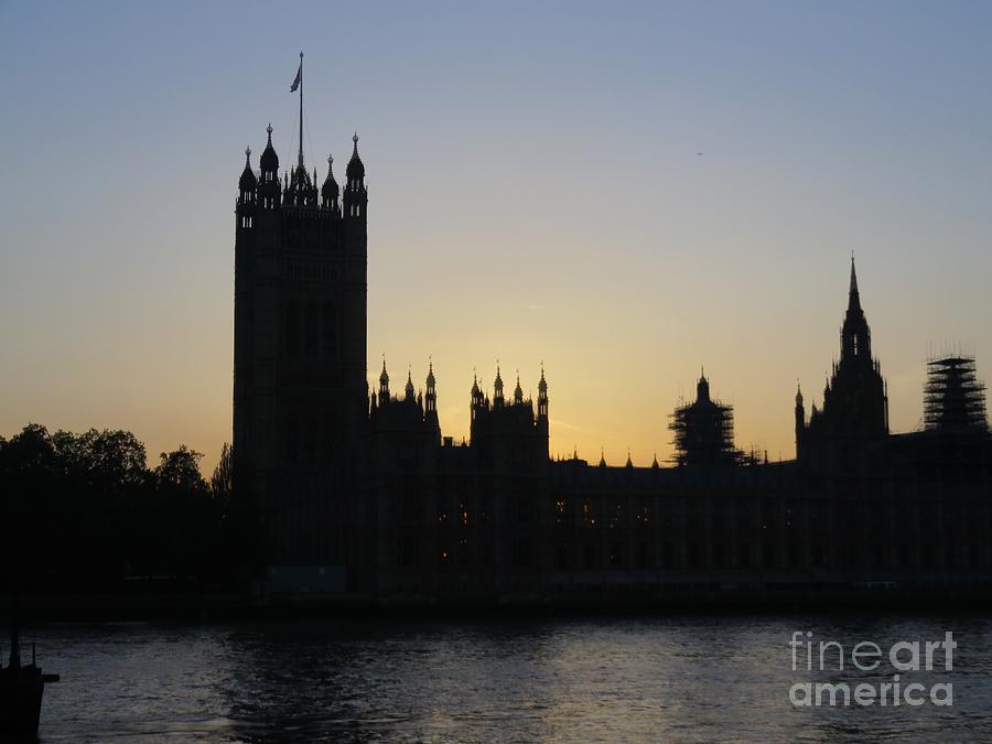 Sun Setting on the Thames Photograph by Diana Rajala