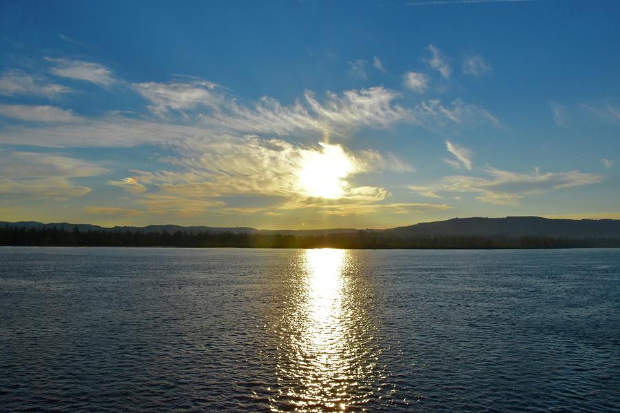 Sunset Photograph - Sunbeam on Columbia River by Barbara Stellwagen