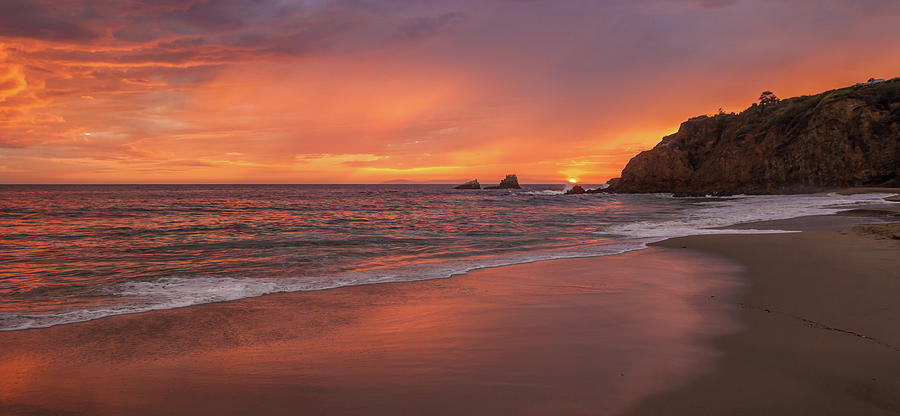 Sundown over Crescent Beach Photograph by Cliff Wassmann