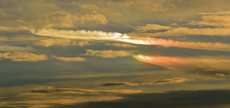 Sunlight On Ice Crystal Clouds  Photograph by Lyle Crump