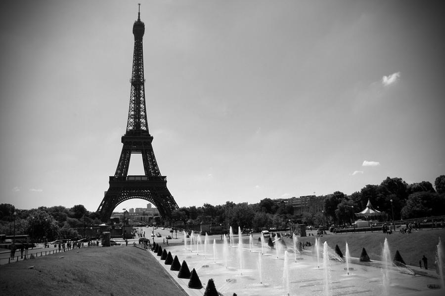 Paris Photograph - Sunny Day in Paris by Kamil Swiatek