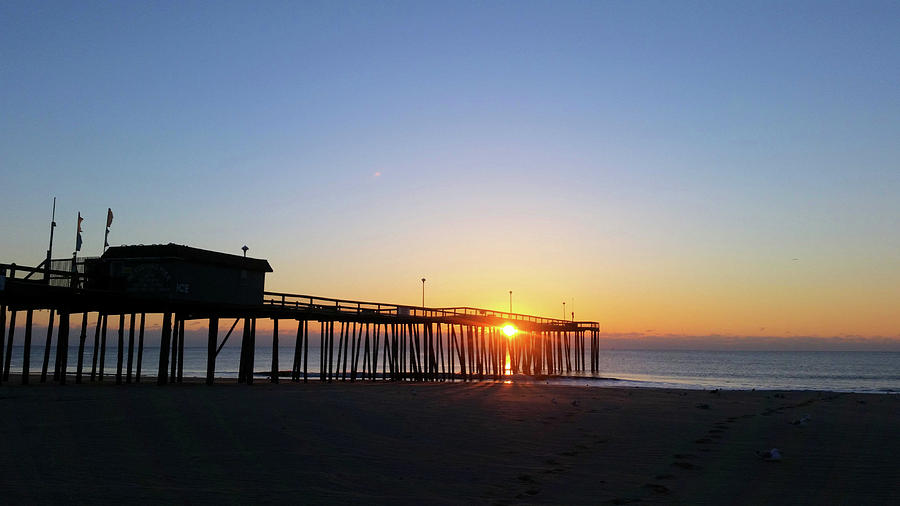 Sunrise And The Pier Photograph by Robert Banach