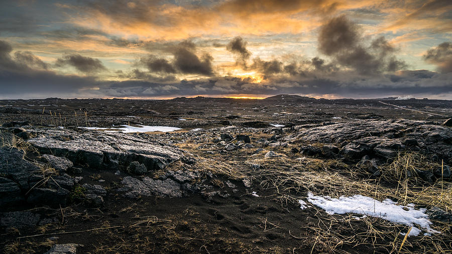 Sunrise in Southern Peninsula - Iceland - Landscape photography Photograph by Giuseppe Milo