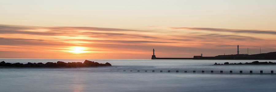 Sunrise over Aberdeen Beach Photograph by Veli Bariskan