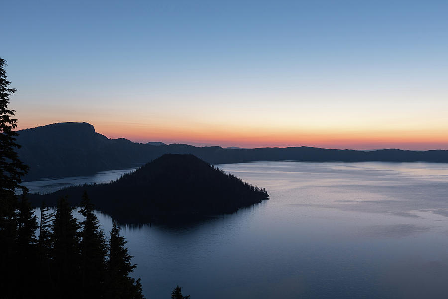 Sunrise over Crater Lake Photograph by Paul Schultz