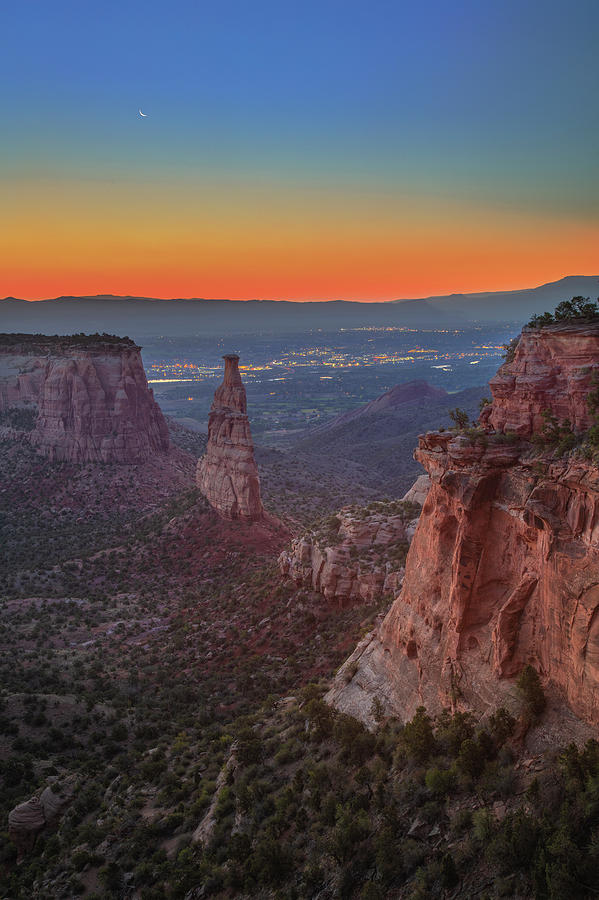 Sunrise over Grand Junction and Colorado National Monument 710 ...