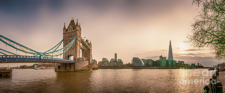 Sunser over River Thames Photograph by Mariusz Talarek