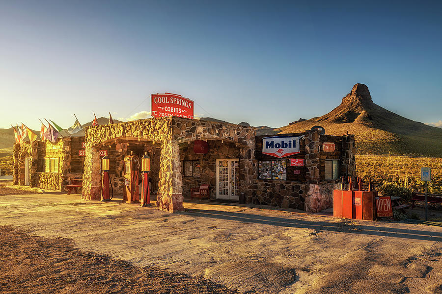 Sunset at the Cool Springs station on historic route 66 in Arizona ...