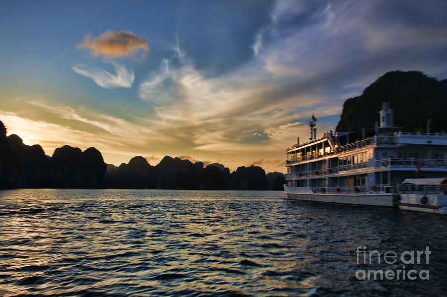 Sunset Photograph - Sunset Bai Tu Long Bay by Chuck Kuhn