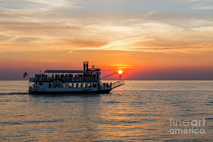 Sunset Cruise Photograph by David Arment