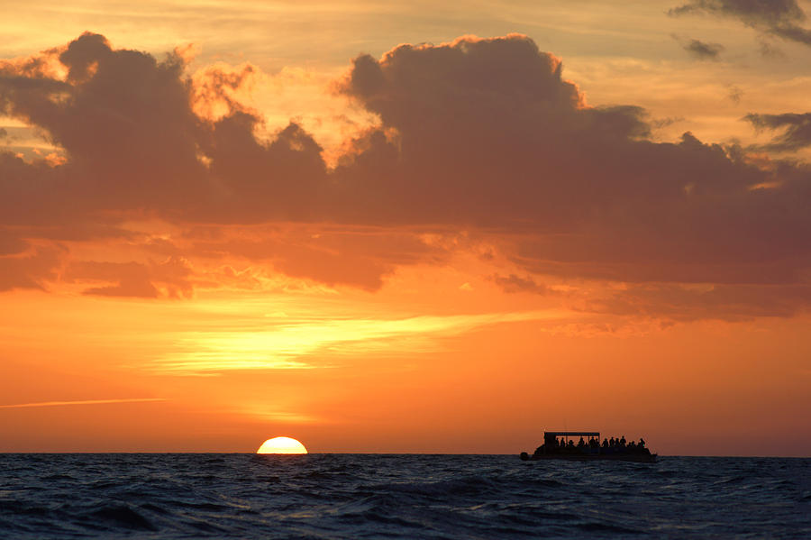 Sunset Cruise III Photograph by Daniel Woodrum