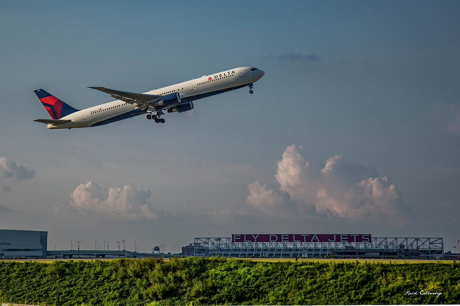 N839MH Delta Air Lines Boeing 767 Departing Hartsfield Jackson Atlanta International Airport Art #3 Photograph by Reid Callaway