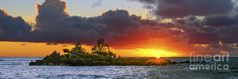 Hawaii Sunset Photograph - Sunset on the North Shore of Oahu by Aloha Art