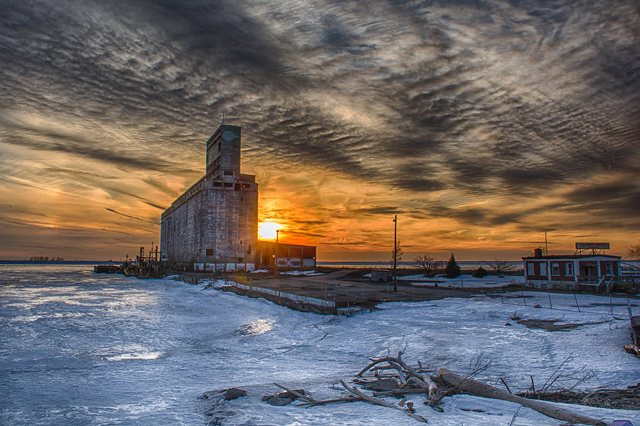 Sunset Over Frozen Lake Erie Photograph by Guy Whiteley