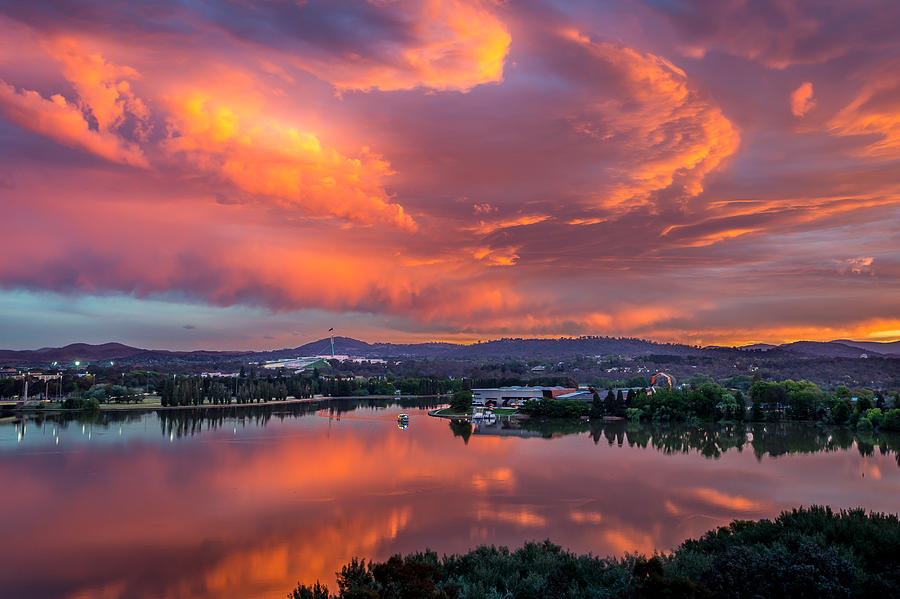 Sunset Over Lake Burley Griffin In Canberra Photograph by ...