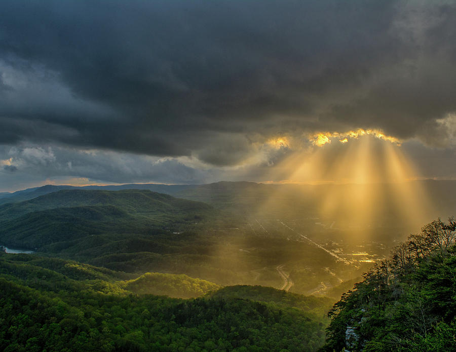 Sunset Over Middlesboro And Fern Lake Photograph by Katelyn Johnson