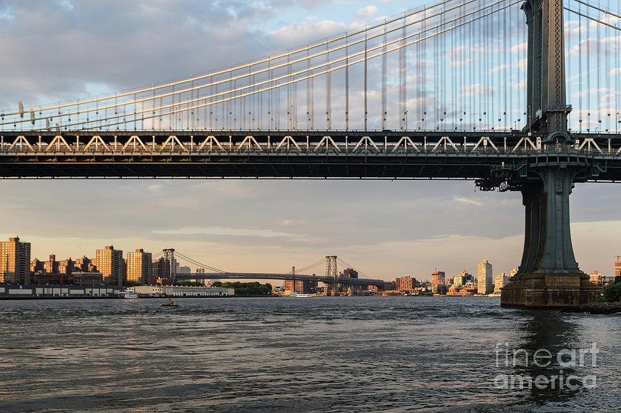 Sunset over the Manhattan bridge Photograph by Didier Marti