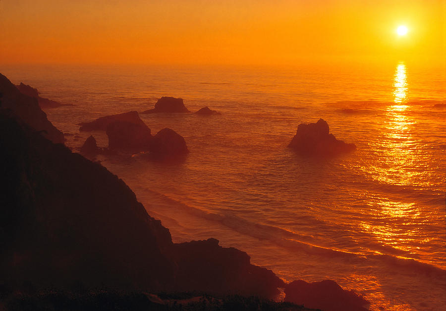 Sunset over the Pacific Ocean Photograph by Douglas Pulsipher