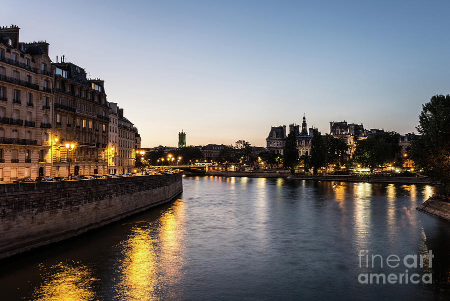 Sunset over the Seine river in Paris Photograph by Didier Marti