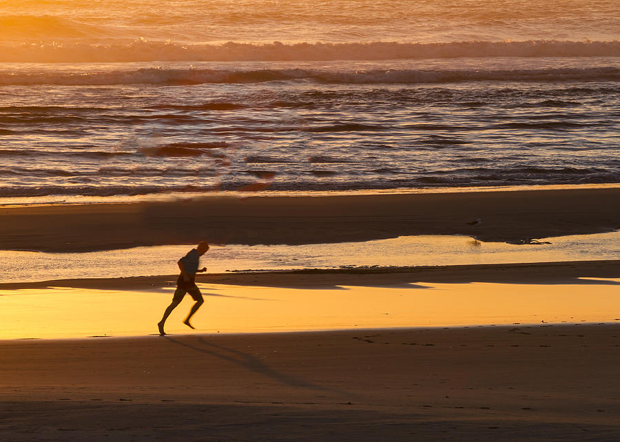 Sunset Run on the Oregon Coast Photograph by Lindley Johnson