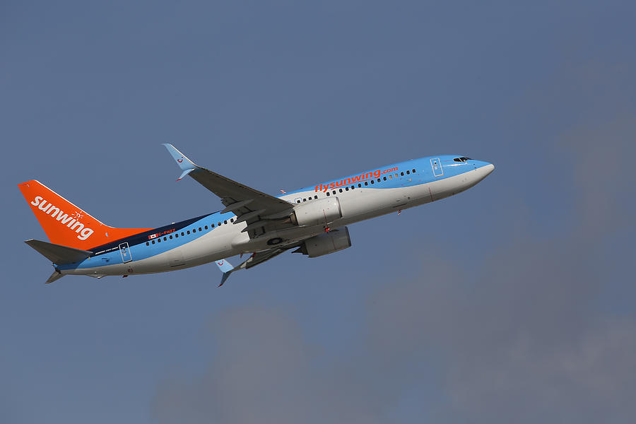 Sunwing Airlines Photograph by Dart Humeston