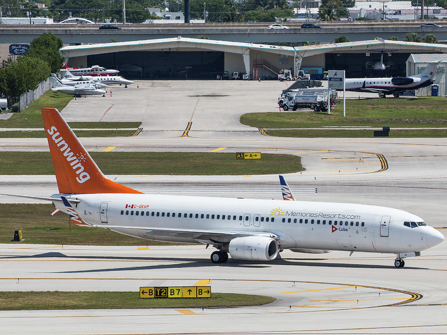 Sunwing Airlines Photograph by Dart Humeston