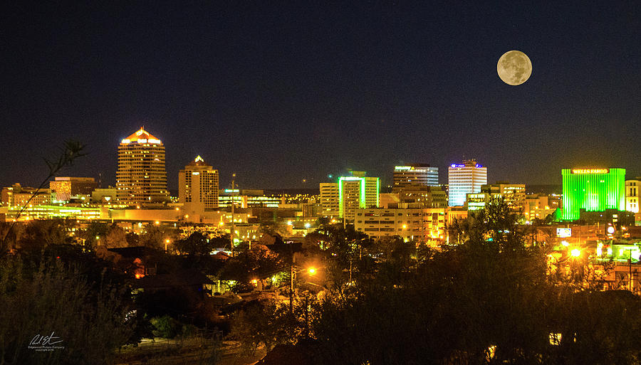 Super Moon Over Albuquerque Photograph by Richard Estrada