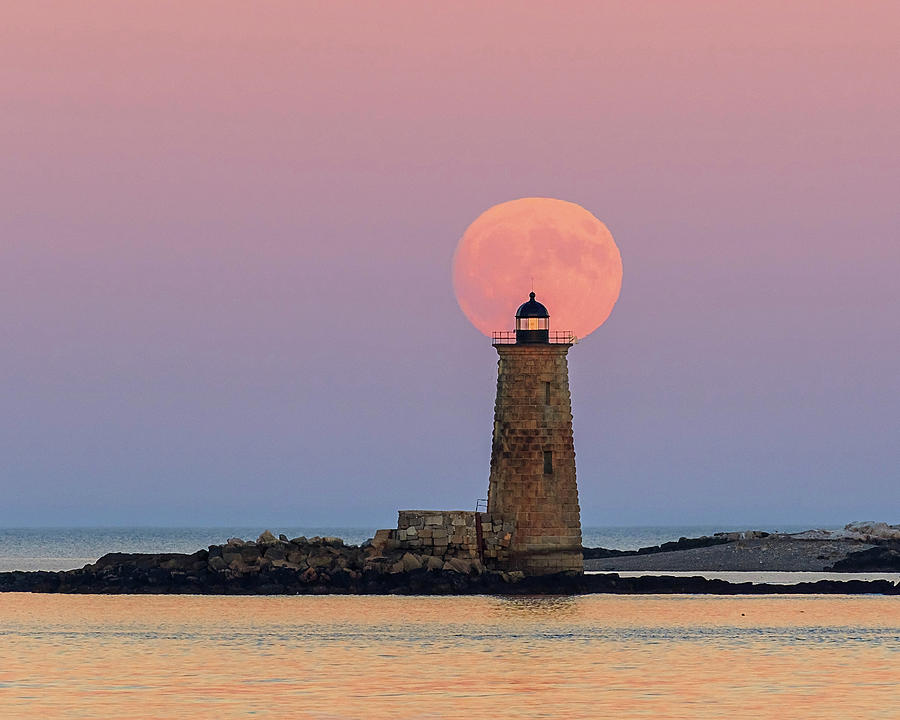 Super Moon Rise Over Whaleback Lighthouse Photograph by John Vose