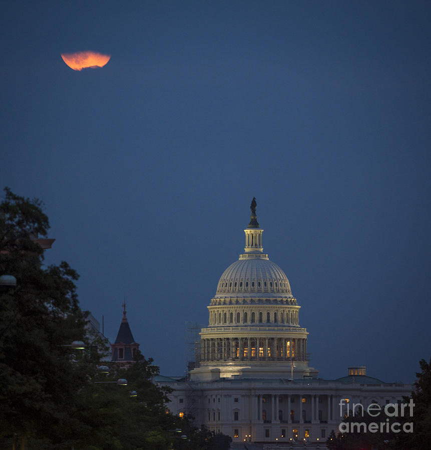 Capitol Building Photograph - Supermoon Over Washington, Dc by Science Source