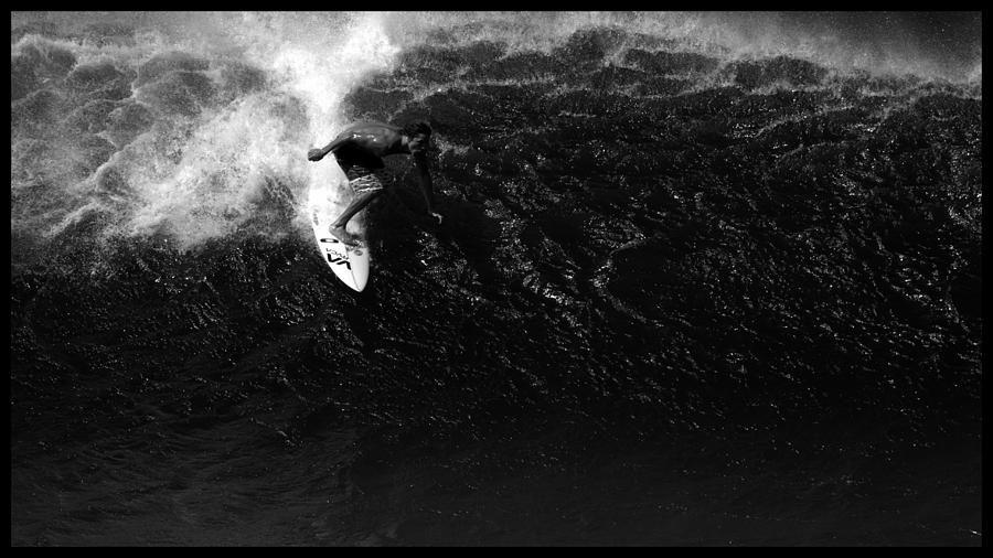 Surfing Bonsai Pipeline Photograph by Brad Scott