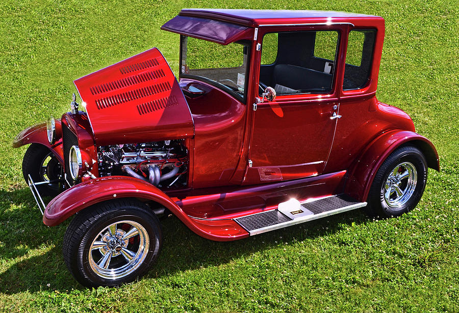Sweet T - 1927 Ford 001 Photograph by George Bostian