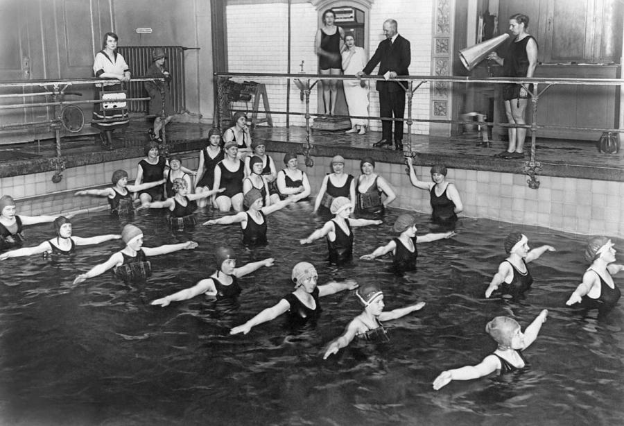 Swimming Lessons In Berlin Photograph by Underwood Archives