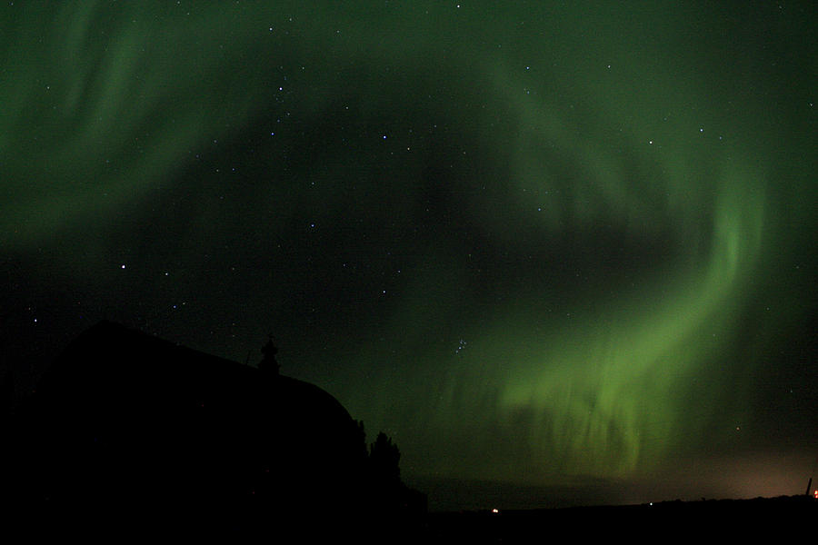 Swirling Northern Lights on the Prairies Photograph by David Matthews