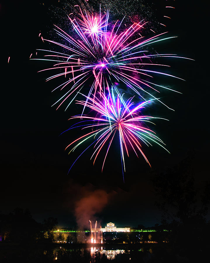 Symphony Fireworks Photograph by Joe Kopp