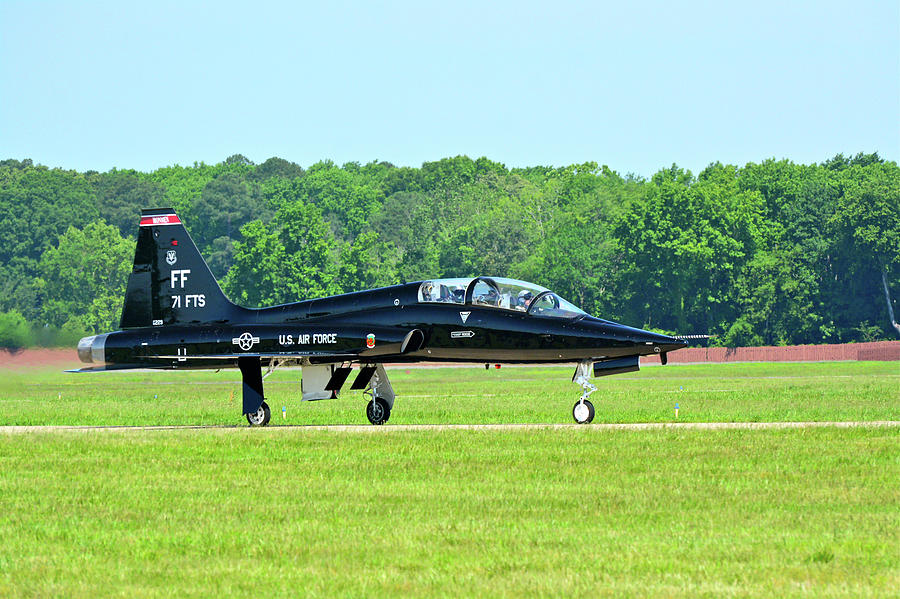 T-38 Taxiing to the Ramp Photograph by Don Mercer