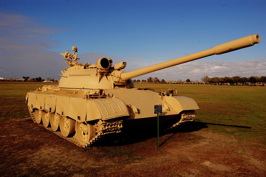 T62 Battle Tank Photograph By Paul Lindner