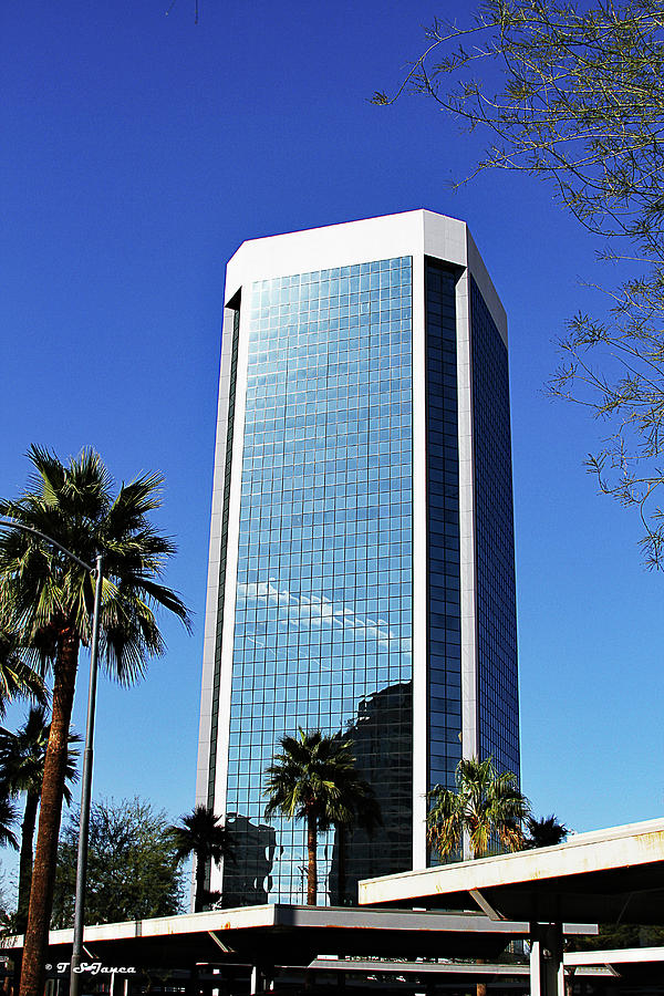 Tall Building In Phoenix Arizona Digital Art by Tom Janca
