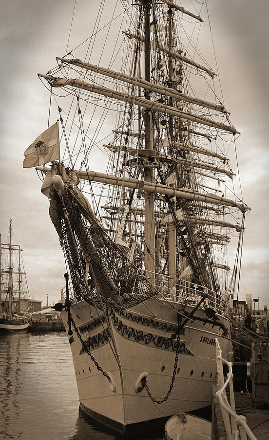 Tall Ship 2010 Photograph by Jeff Townsend