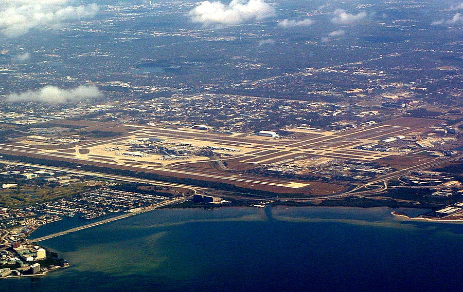 Tampa Airport Photograph by T Guy Spencer