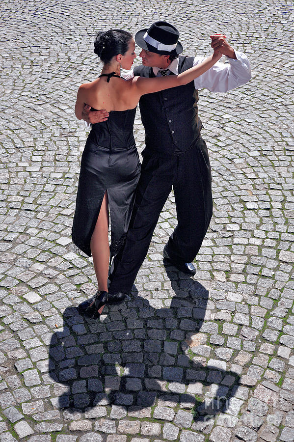 Tango en el adoquin Photograph by Bernardo Galmarini