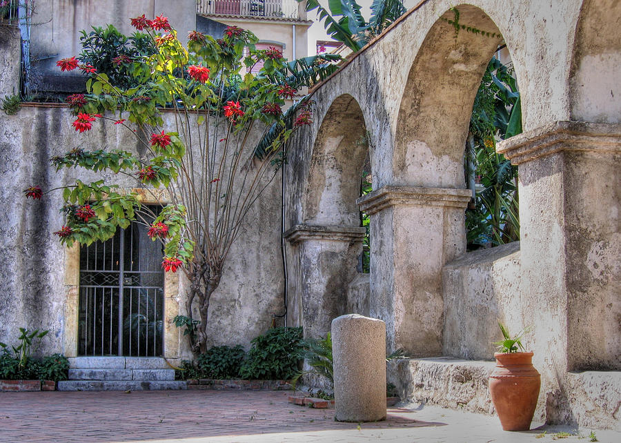 Taormina Courtyard Photograph by Doug Matthews