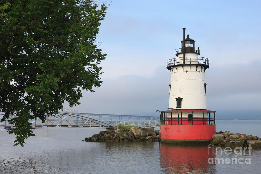 Tarrytown Lighthouse II Photograph by Clarence Holmes