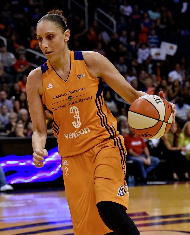 Basketball Photograph - Taurasi Leans In by Devin Millington