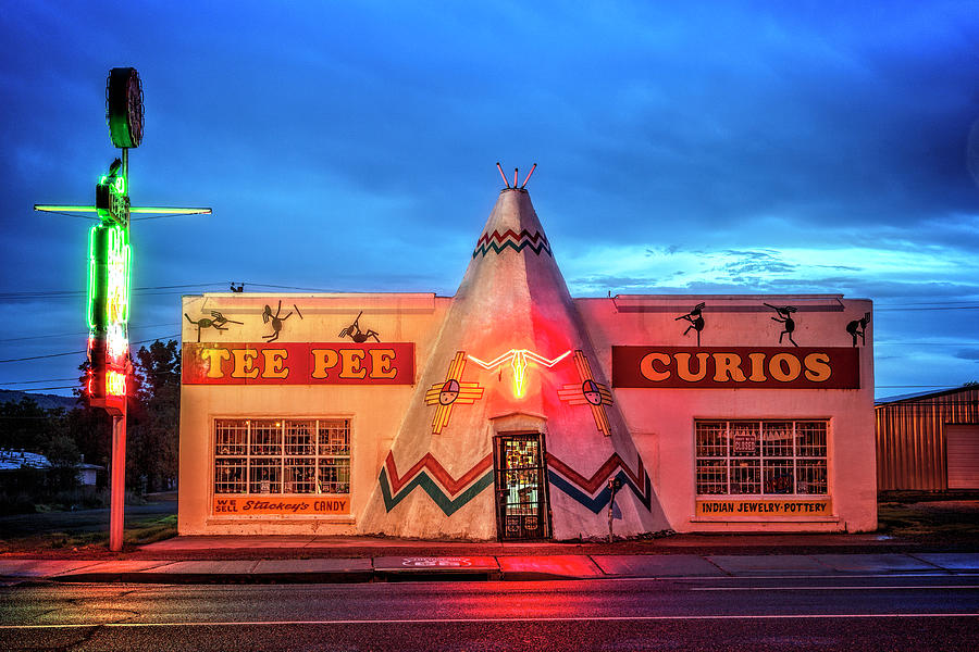 Tee Pee Curios Route 66 Photograph by Diana Powell