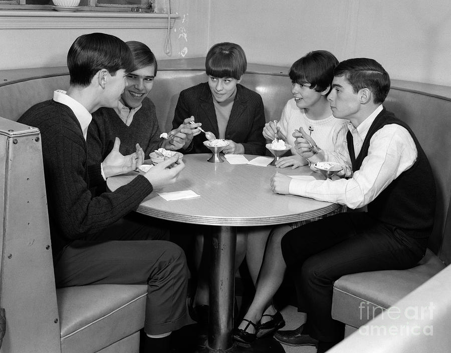 Teenagers In A Cafe, C.1960s Photograph by H. Armstrong Roberts/ClassicStock