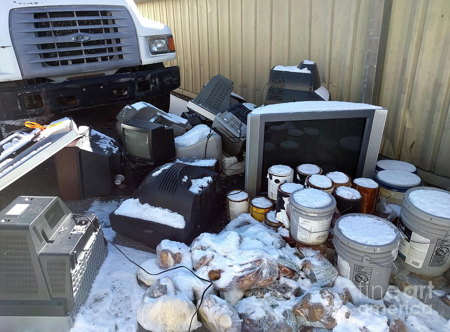 Televisions Photograph - Televisions Paint Donated Potatoes by Steven Digman Televisions Photograph - Televisions Paint Donated Potatoes by Steven Digman