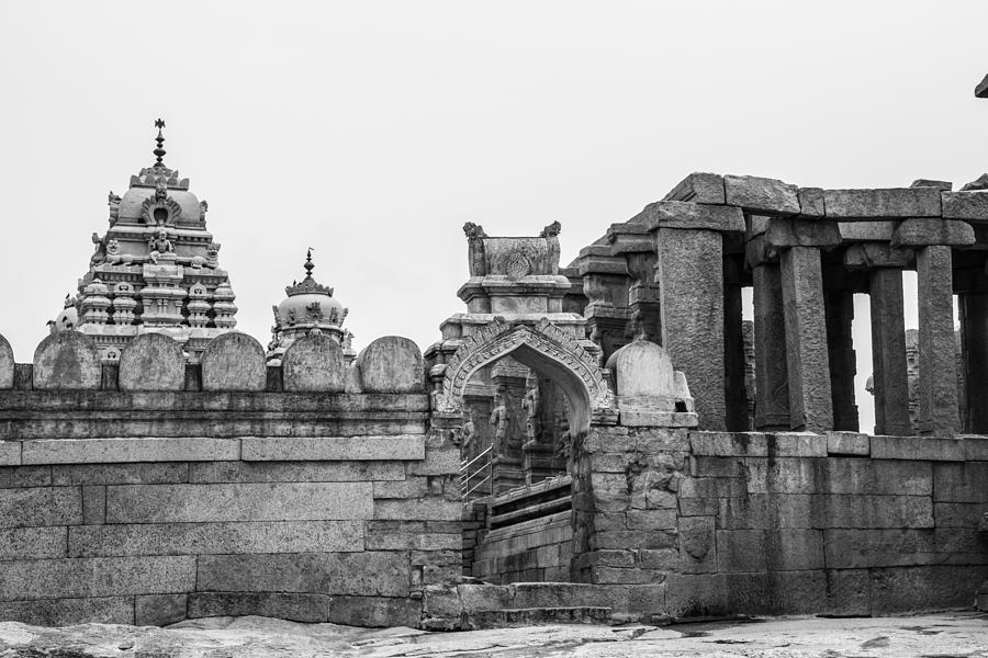 Temple Architecture Photograph by Ramabhadran Thirupattur