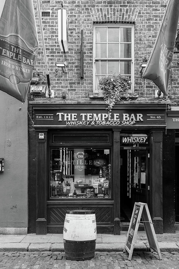 Temple Bar Shop Photograph by Georgia Fowler