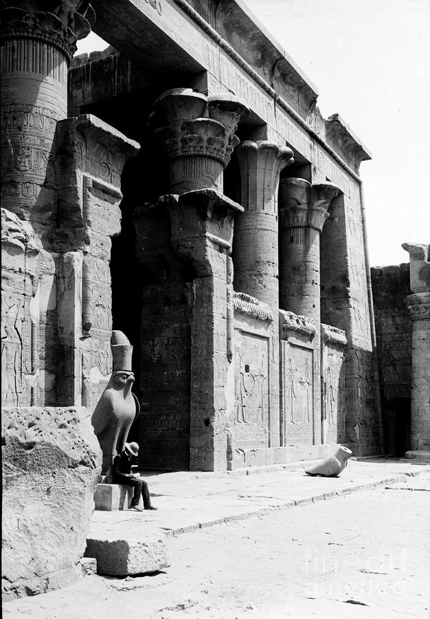 Temple Of Horus At Edfu, 20th Century Photograph by Science Source