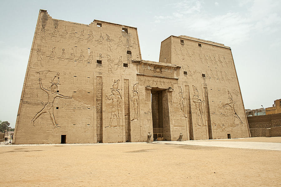 Temple Of Horus, Edfu, Egypt Photograph By David Henderson